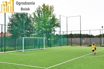 Boisko sportowe - Osłaniająca boisko dookoła - Osłaniające siatki ochronne